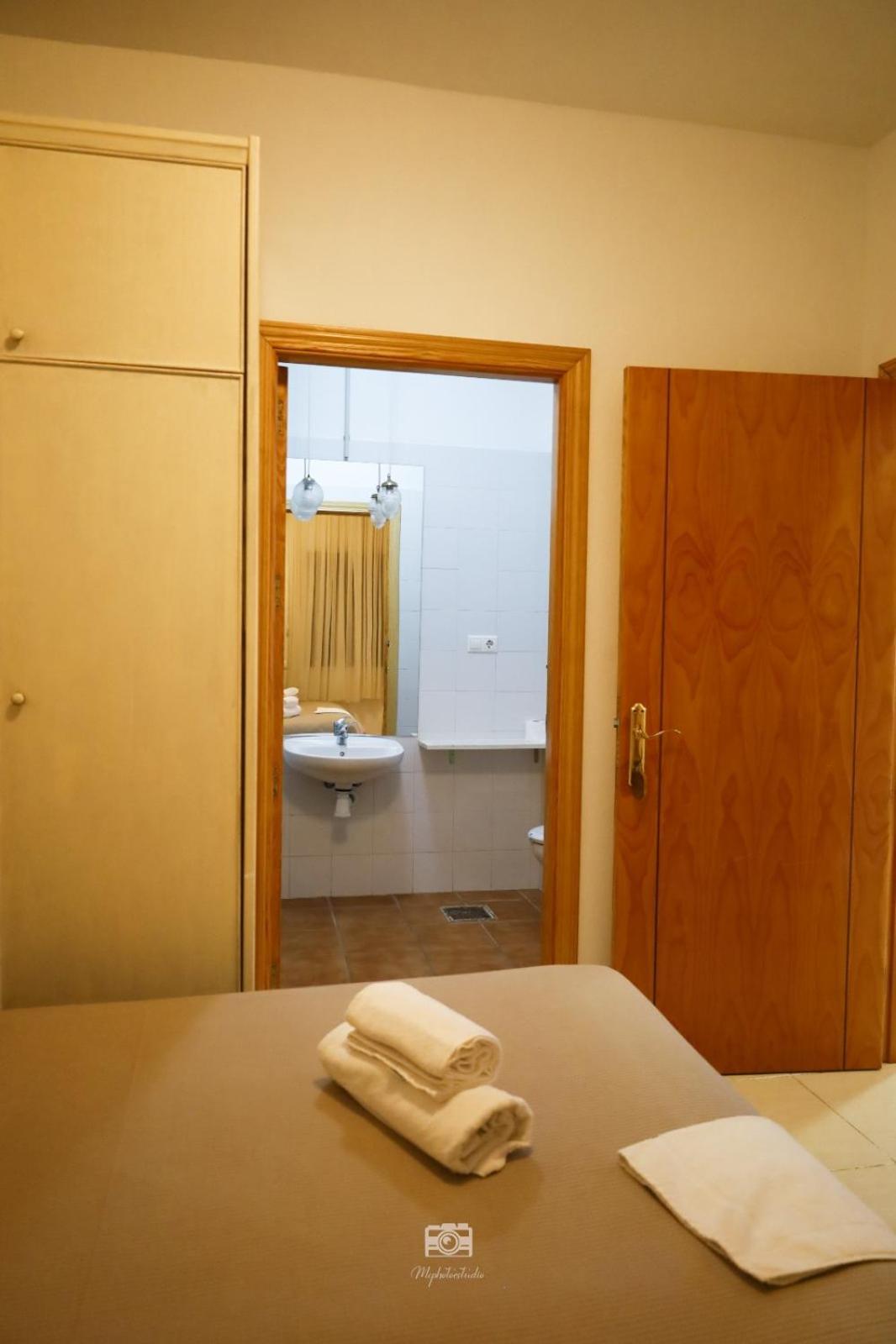Hospedium Dlj Hostal Ben Nassar Arjona Exteriör bild