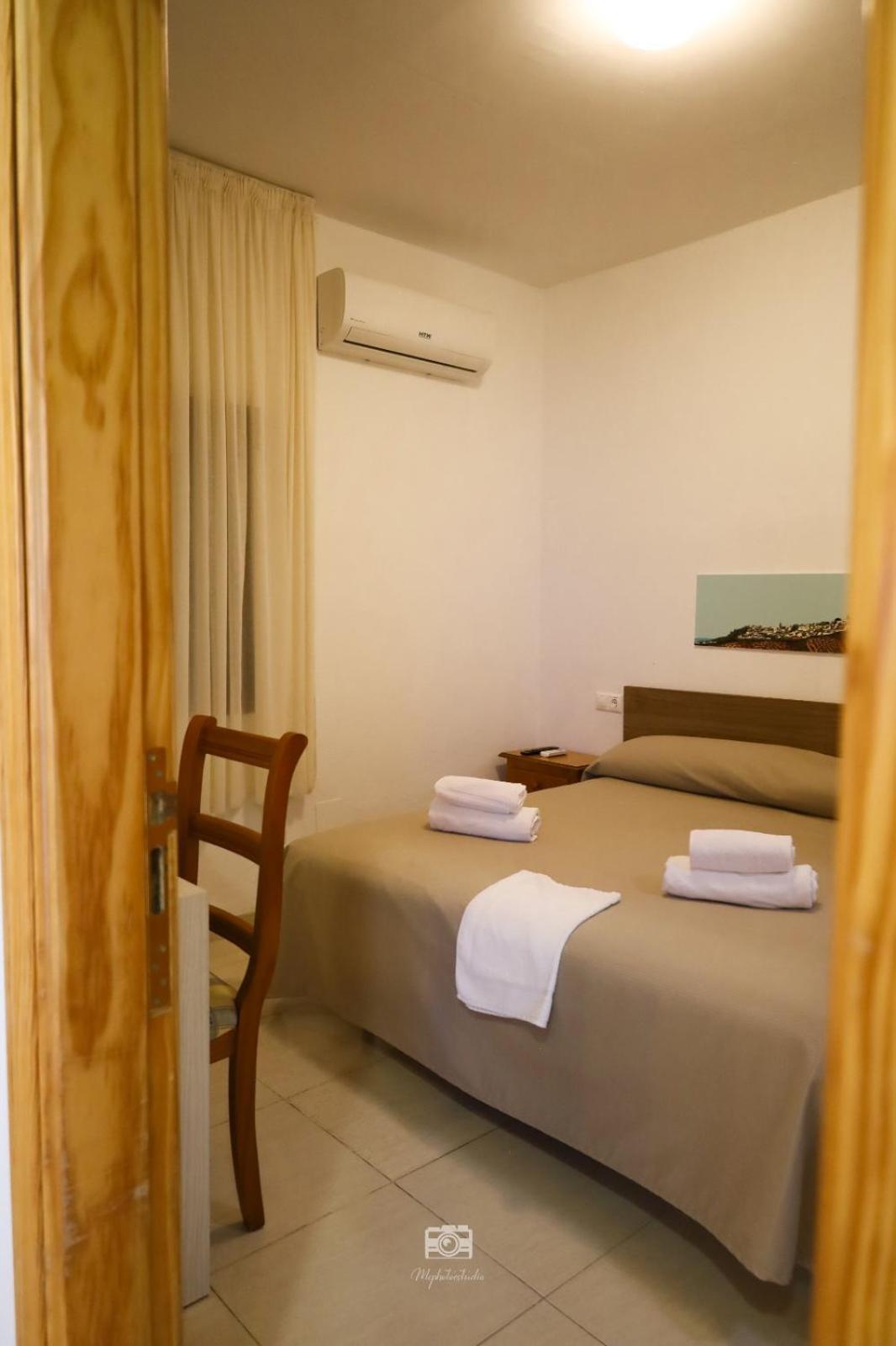 Hospedium Dlj Hostal Ben Nassar Arjona Exteriör bild